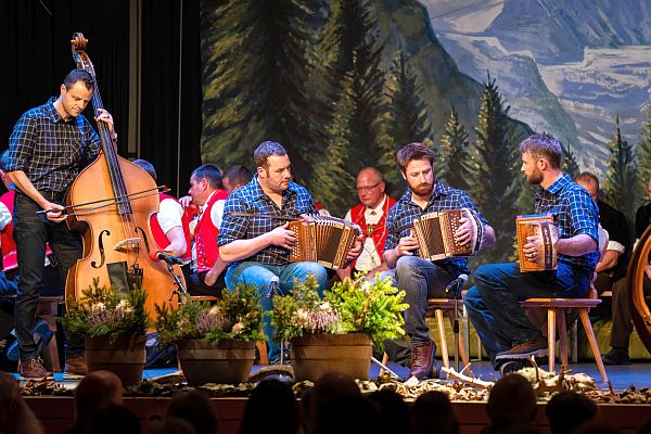Schwyzerörgeli Quartett Ostegg